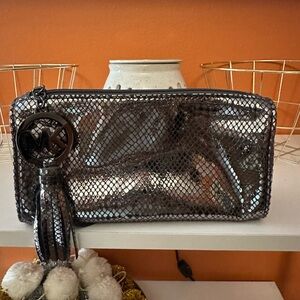 MICHAEL KORS Metallic Silver Cosmetic Bag(NWT)